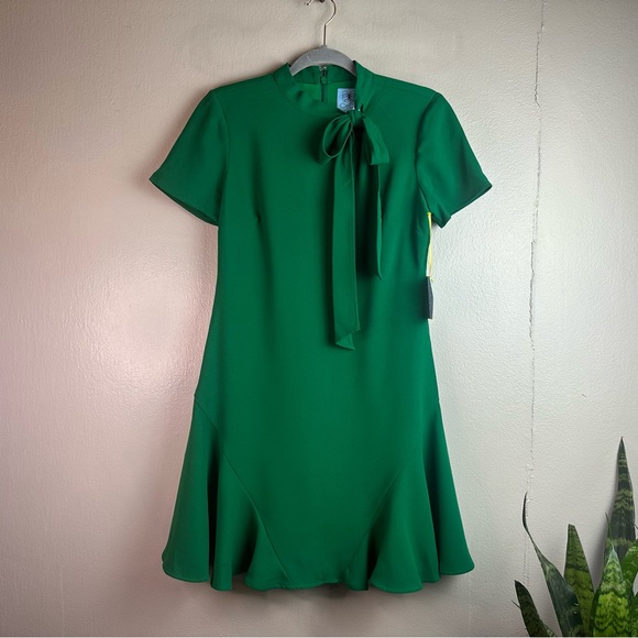 CeCe Women’s Tie Neck Mini Shift dress in Lush Green Sz 2 - Picture 3 of 11